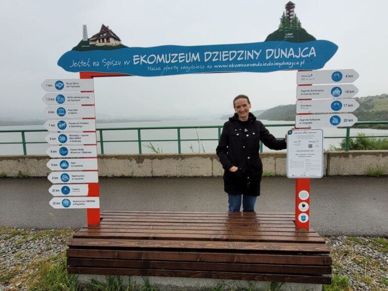 Trzy gry terenowe już gotowe! Dziś zamontowaliśmy tabliczki. Zapraszamy do wspólnej zabawy!
